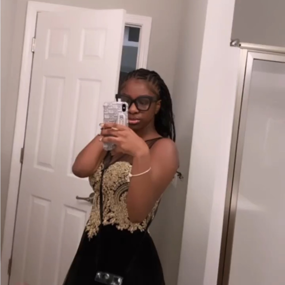 Dress - Picture 2 of 4